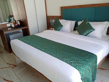 hotel room main image hotel room main image