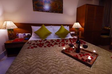 hotel room main image