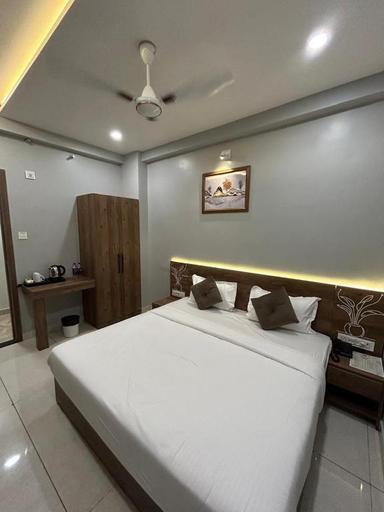 hotel room main image