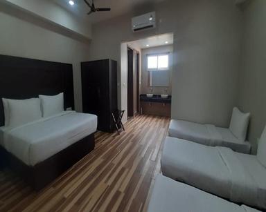 hotel room main image