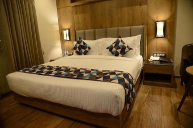 hotel room main image