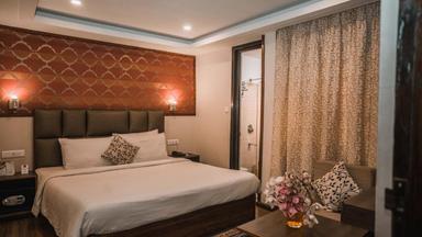 hotel room main image