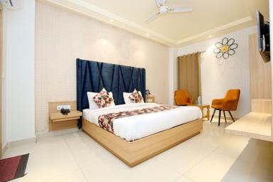 hotel room main image