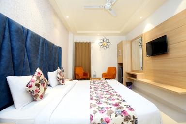 hotel room main image