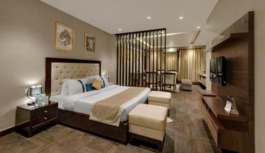 hotel room main image