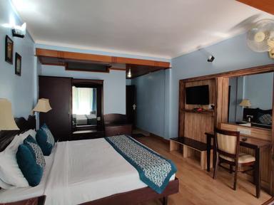 hotel room main image hotel room main image