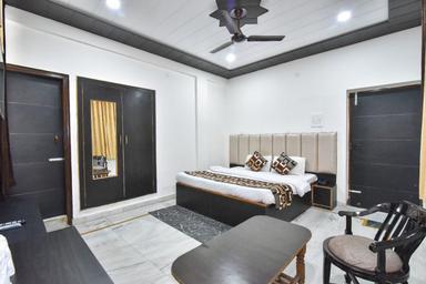 hotel room main image