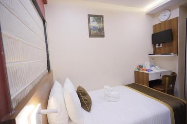 hotel room main image hotel room main image