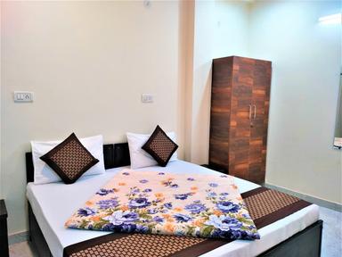 hotel room main image hotel room main image