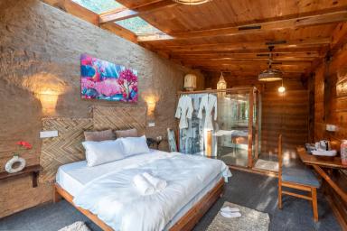 hotel room main image