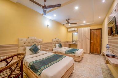 hotel room main image