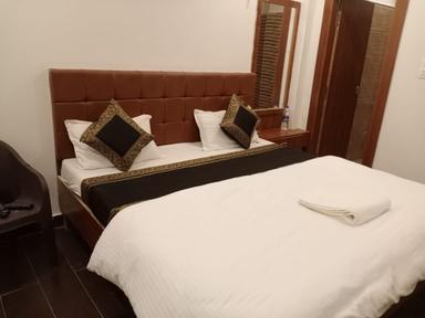 hotel room main image