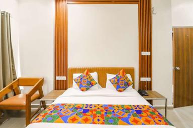 hotel room main image