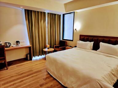 hotel room main image