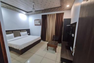 hotel room main image