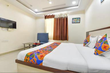 hotel room main image