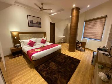 hotel room main image