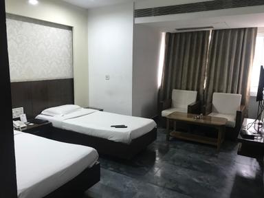 hotel room main image