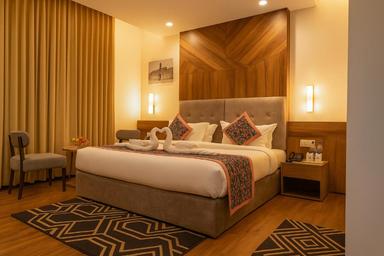 hotel room main image