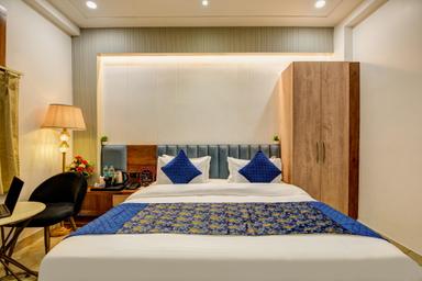 hotel room main image