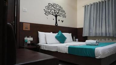 hotel room main image