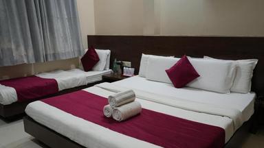 hotel room main image