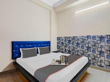 hotel room main image