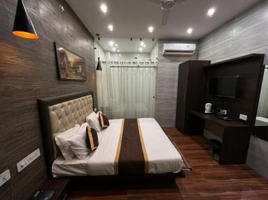 hotel room main image