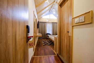 hotel room main image