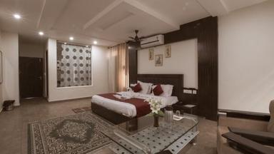 hotel room main image