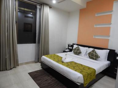 hotel room main image