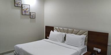 hotel room main image