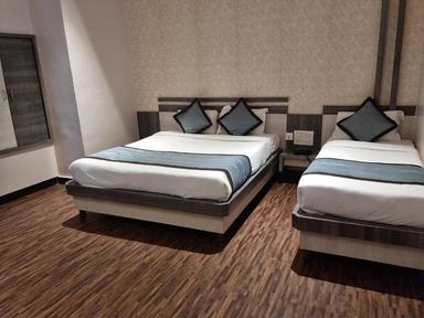 hotel room main image hotel room main image