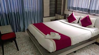 hotel room main image hotel room main image