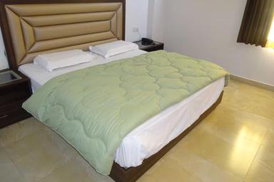 hotel room main image