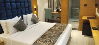 hotel room main image