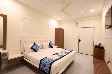 hotel room main image