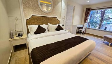 hotel room main image