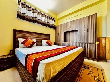 hotel room main image