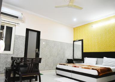 hotel room main image