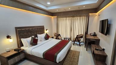 hotel room main image