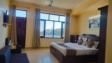 hotel room main image