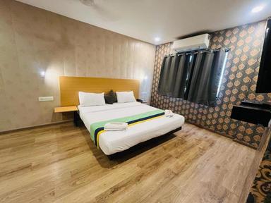 hotel room main image