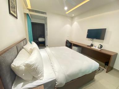 hotel room main image