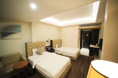 hotel room main image