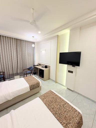 hotel room main image