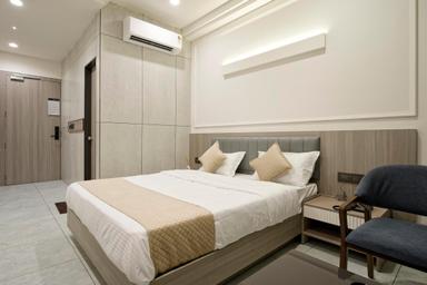 hotel room main image