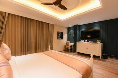 hotel room main image