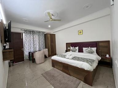 hotel room main image