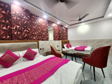 hotel room main image hotel room main image